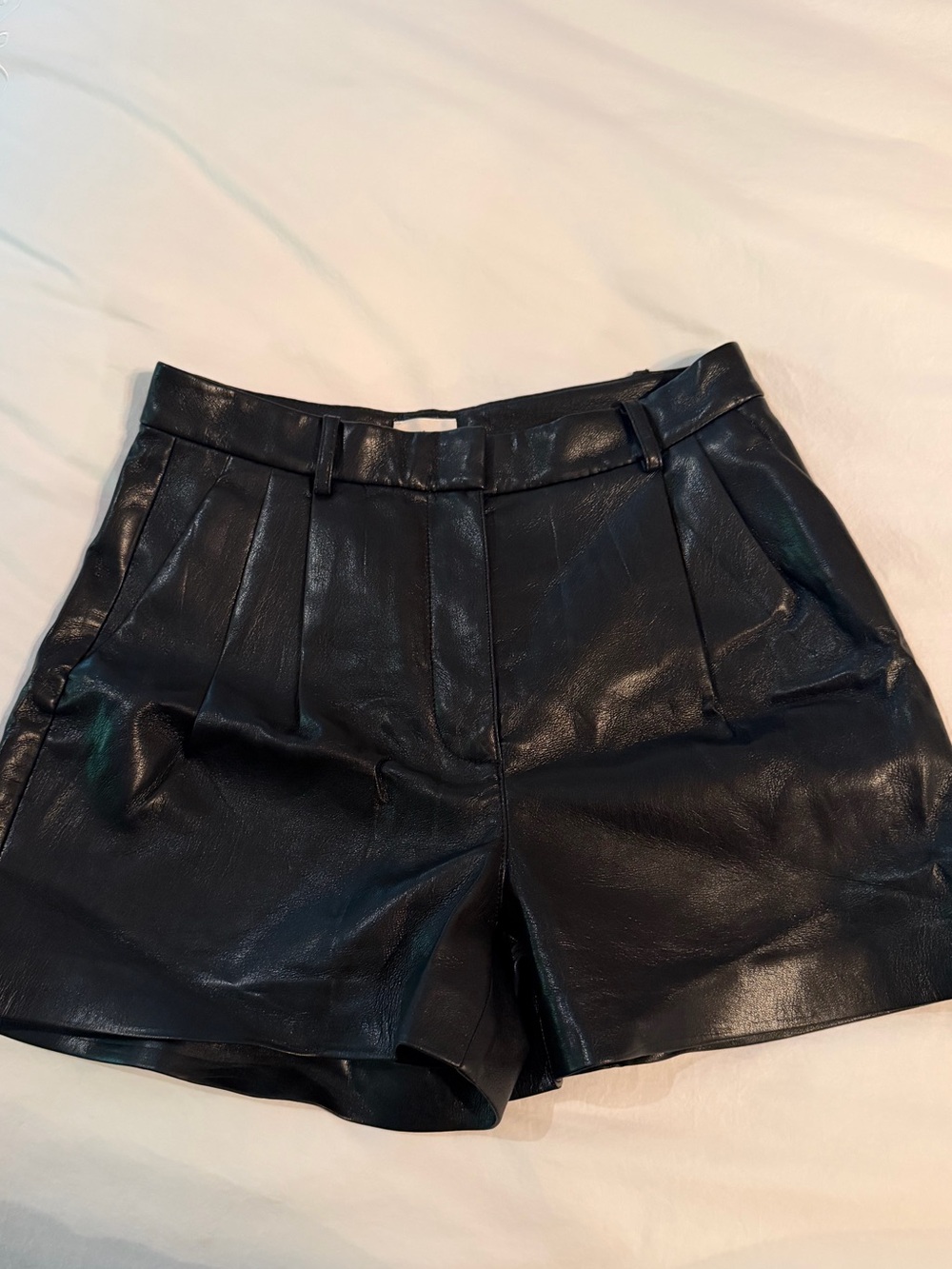 Aritzia Wilfred Black Faux Leather Pleated Shorts